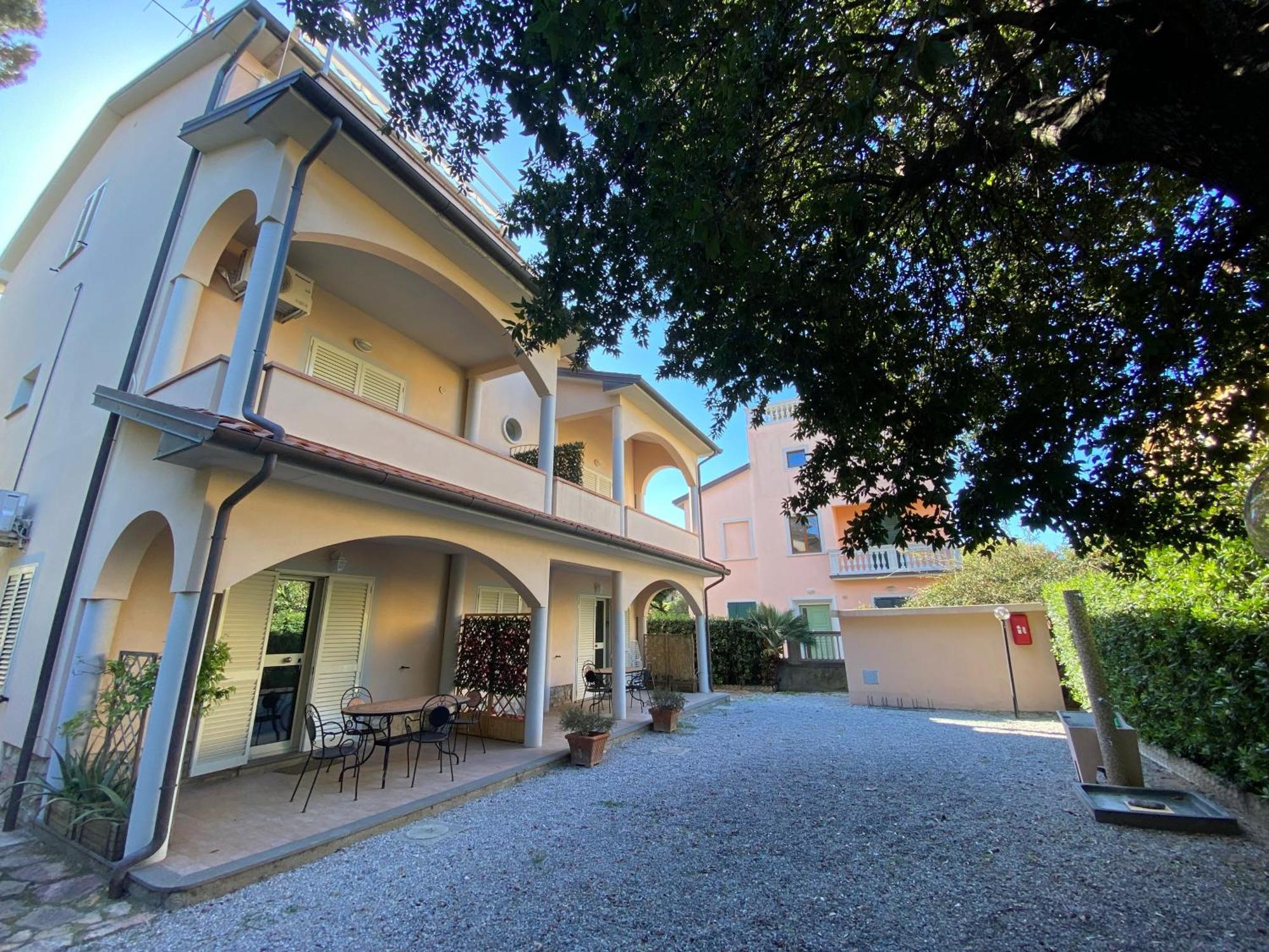 Villa Il Boschetto San Vincenzo Exteriör bild
